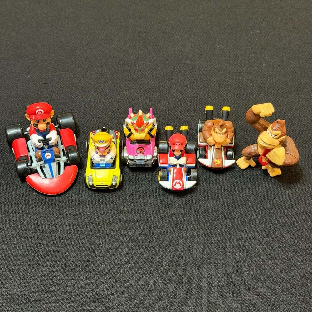 Hot Wheels Mario Kart Die-Cast Vehicles Lot of 4 + Mario Car & Donkey Kong